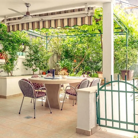 Comfort Dorin Apartment Makarska