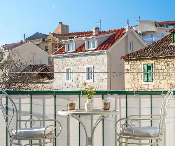 Comfort Dorin Апартаменти *