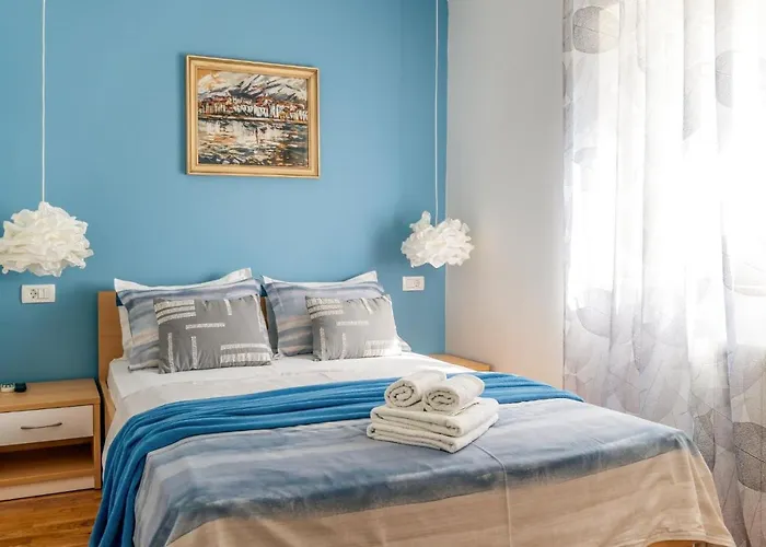 Comfort Dorin Апартаменти *