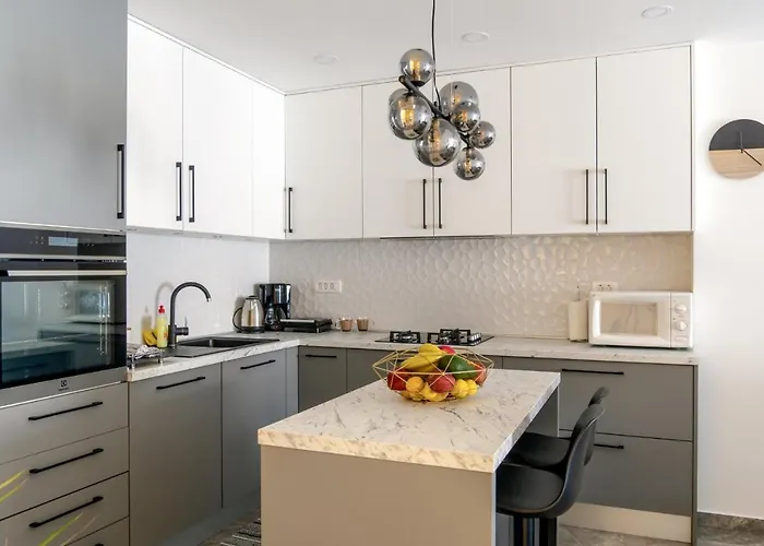 Comfort Dorin Апартаменти *